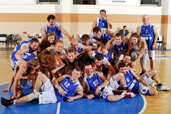 „Kibirkšties-Tichės-IKI“ komanda įveikė pramogų pasaulio atstovus