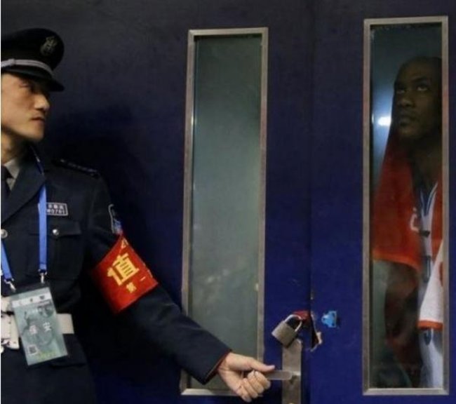 S.Marbury rungtynes baigė užrakintas drabužinėje