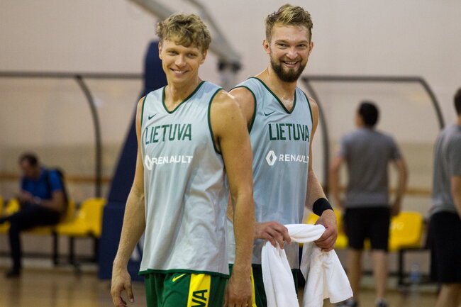 Kuzminskas, Sabonis
