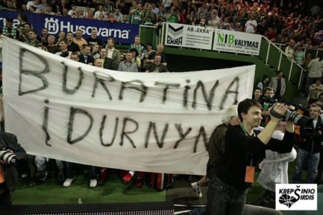 „Žalgirio“ sirgalių akcija: „Buratiną į durnyną“ (T.Tumalovičiaus nuotr..)