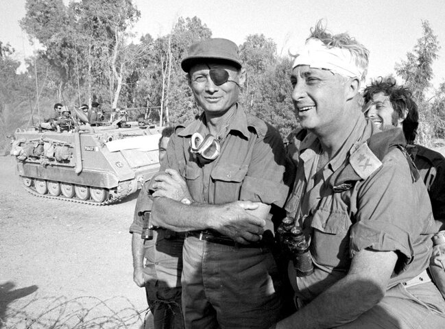 Moshe Dayanas, Arielis Sharonas
