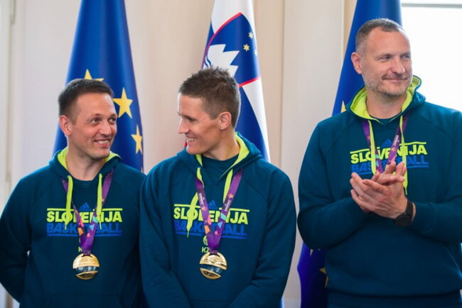 Slovėnijos rinktinės treneriai (A.Sekuličius – pirmas iš kairės)