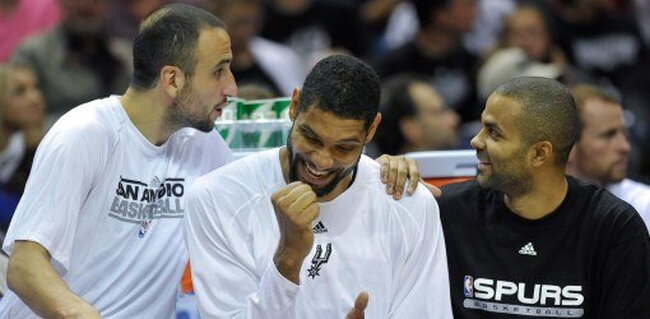 "Spurs" senbuviai tęsia linksmybes
