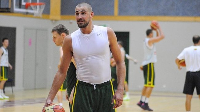 Kiek kilogramų priaugo J.Valančiūnas? (Fotodiena.lt)