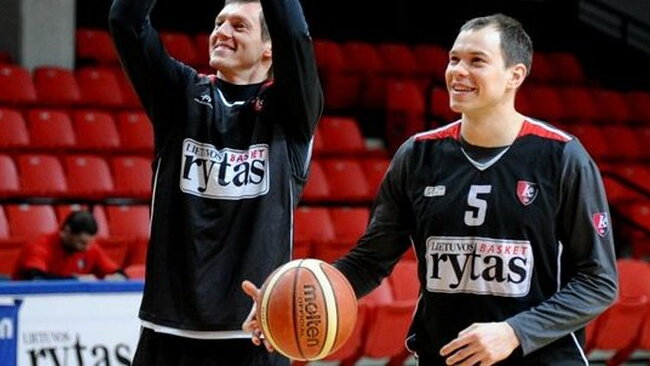 Į V.Šeškaus pasiūlymą žaisti šešiese prieš šešis S.Babrauskas pažvelgė su humoru (Fotodiena.lt)