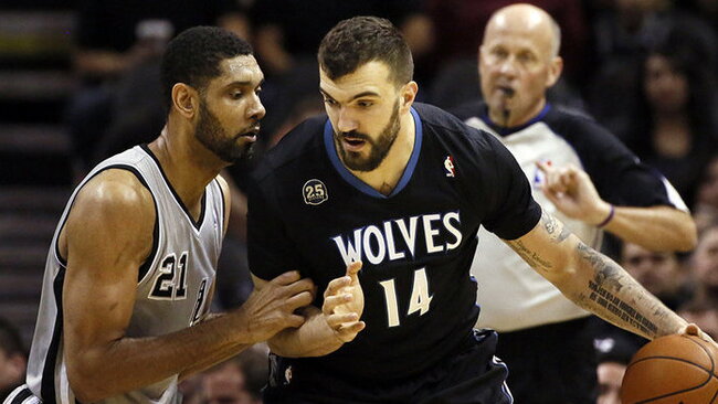 „Timberwolves“ kurį laiką turės verstis be traumuoto N.Pekovičiaus (Scanpix)