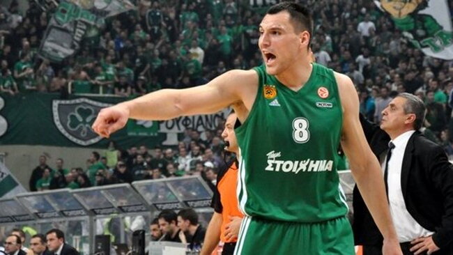 Jonas Mačiulis taškus rinko tritaškiais (Donatas Urbonas, Krepsinis.net)