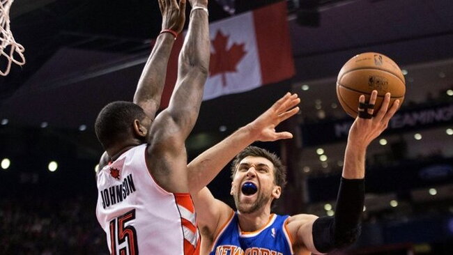 A.Bargnani itin nemėgstamas Toronte (Scanpix nuotr.)