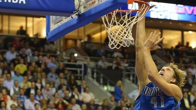 Dirkas Nowitzki pasirengęs Dalase likti dar ne vienerius metus (Scanpix)