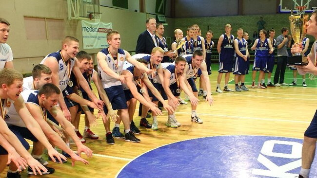 VGTU džiaugiasi titulu (Organizatorių nuotr.)