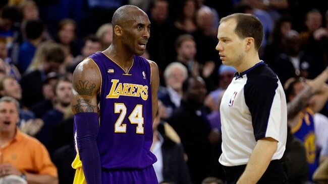 Teisėjai „traukia“ „Lakers“? (Scanpix)