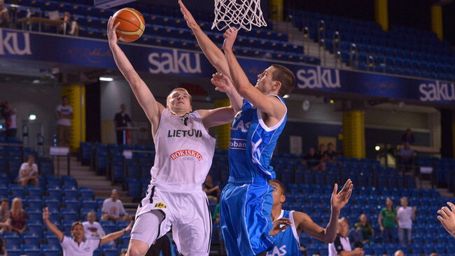 M.Paliukėnas šią vasarą žaidė T.Pačėso treniruojamoje 20-mečių rinktinėje (FibaEurope.com nuotr.)