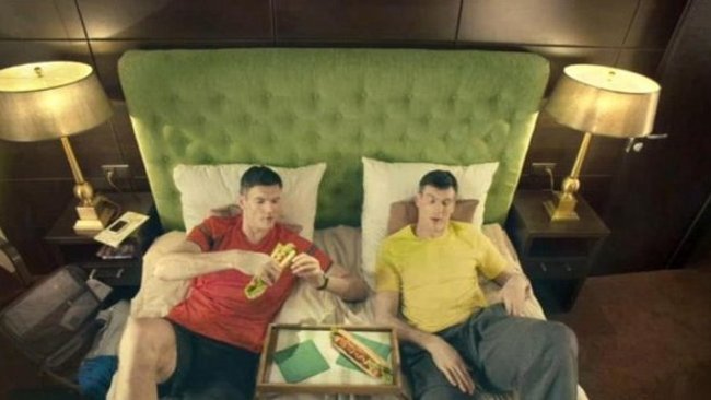 Broliai Lavrinovičiais pasirodė reklamoje (Youtube.com nuotr.)