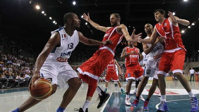 B.Diaw – rezultatyviausias mačo žaidėjas (Scanpix nuotr.)