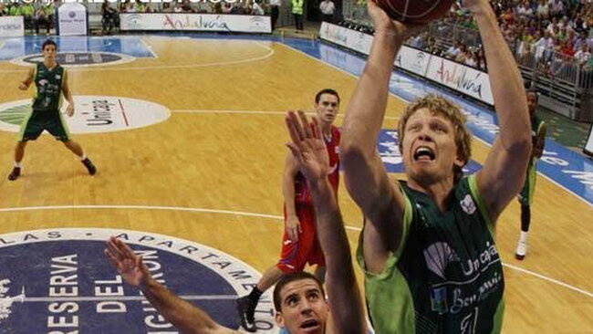 M.Kuzminskas debiutiniame mače pelnė 8 taškus