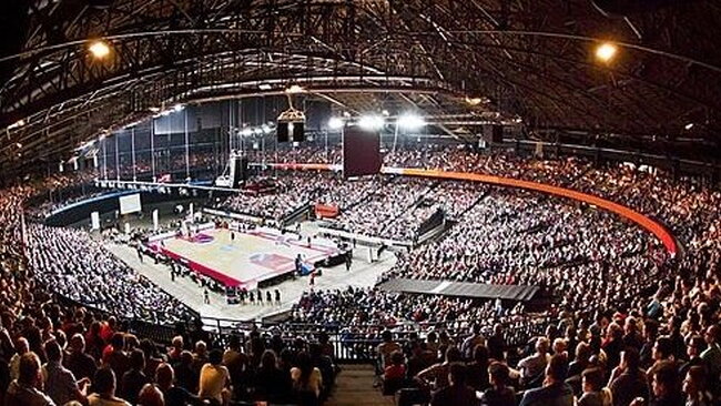 Taip atrodė 17 tūkst. žiūrovų užpildyta arena (FIBA Europe nuotr.)