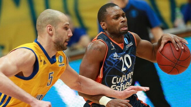 O.Lafayette'as kartu su Valensijos klubu žygiuoja link Europos taurės trofėjaus (Scanpix)