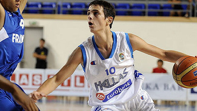 Žaidėjas keliasi į tėvynę (FIBA Europe nuotr.)