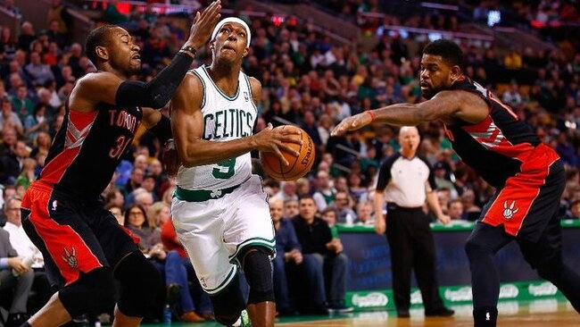 R.Rondo mano, kad su C.Anthony „Celtics“ galėtų kovoti dėl NBA čempionų žiedų (Scanpix nuotr.)