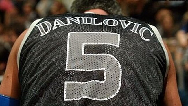 Legendiniai P.Danilovičiaus marškinėliai (FIBA Europe nuotr.)