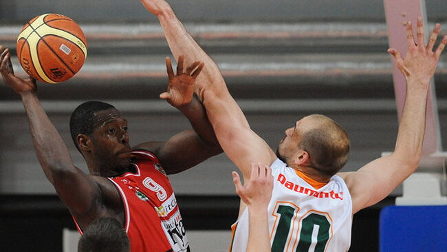 J.Palaciosas rungtyniavo naudingai (Fotodiena.lt)