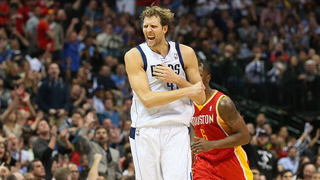 D.Nowitzki vien per paskutinį ketvirtį pelnė 14 taškų (Scanpix)