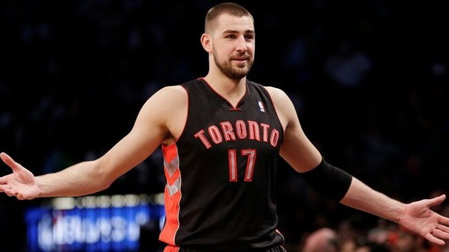 J.Valančiūnas stojo prie garsiausiu NBA žaidėjų (Scanpix)