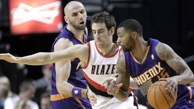 V.Claveras neranda vietos NBA lygoje (AFP-Scanpix)