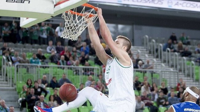 A.Omičius šį sezoną Europos taurėje rinko 9,3 taško ir atkovojo 5,3 kamuolio (Scanpix nuotr.)