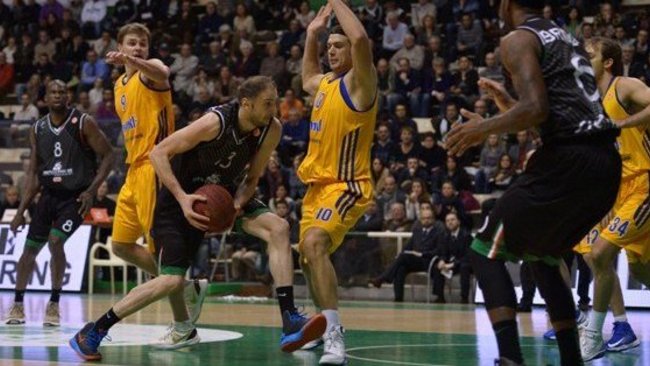 V.Sanikidze palieka Italijos čempionus (Scanpix nuotr.)