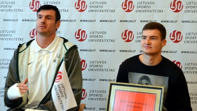 Kšištofas atsikratė gipso, nuo šiol jo plaštaką saugos specialus įtvaras (Organizatorių nuotr.)