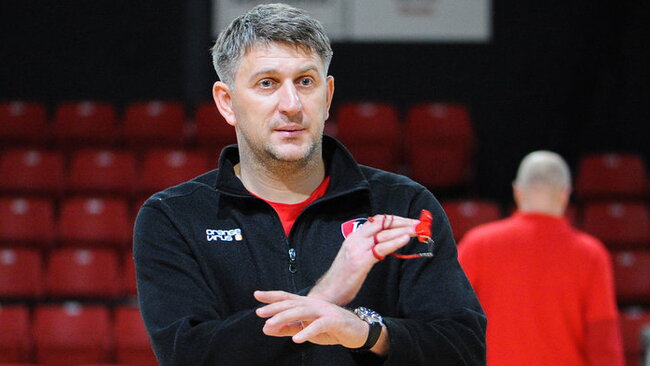 D.Maskoliūnas ir R.Kurtinaitis išbandys, kas geriau šaudo iš toli (Fotodiena.lt)