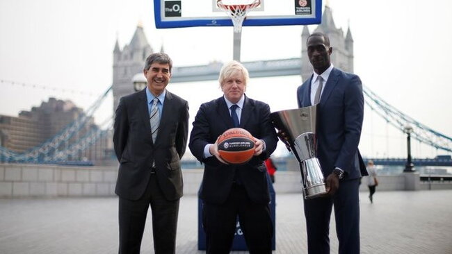 Londonas laukia keturių finalininkų (Scanpix)