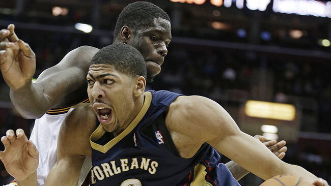 A.Davisas buvo dominuojanti jėga po krepšiu (Scanpix)