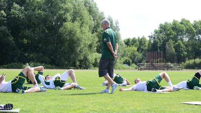 J.Kazlauskas susikaupęs stebėjo auklėtinių darbą (Fotodiena.lt)