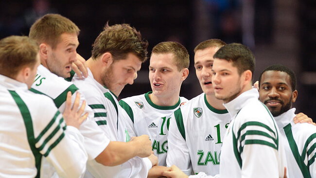 Ant žalgiriečių marškinėlių vietoj pavardžių bus užrašas „One Team“ (Fotodiena.lt)