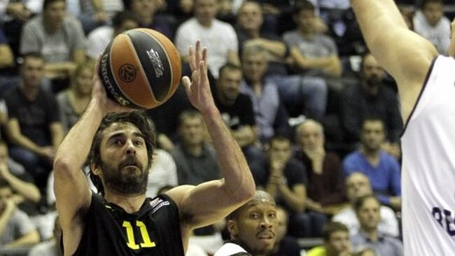 J.C.Navarro „Partizan“ sirgalių akivaizdoje pataikė 21 tritaškį paeiliui (Scanpix)