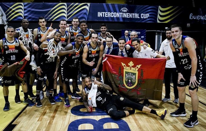 Burgoso ekipa iškovojo trofėjų (FIBA nuotr.)