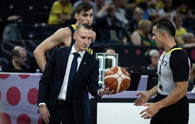 M.Riipinenas lieka prie švedų vairo (FIBA nuotr.)