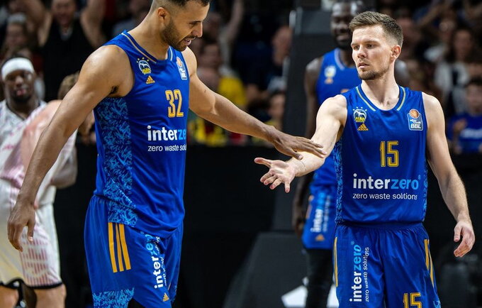 ALBA triumfavo