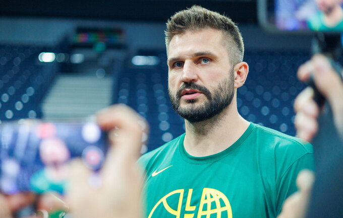 L.Kleiza komentavo incidentą (BNS nuotr.)