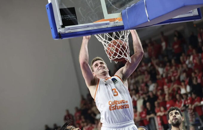 N.Reuversas lieka Ispanijoje (Euroleague.net)