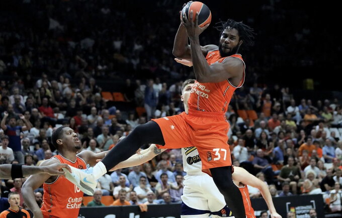 S.Ojeleye pelnė 21 tašką
