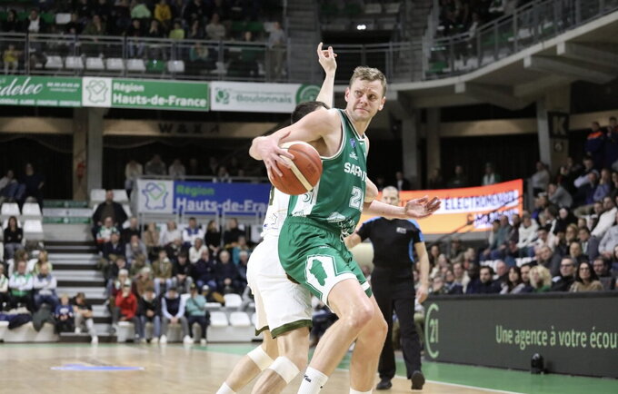 E.Bendžius pagirtinai kovėsi po krepšiais (FIBA Europe nuotr.)