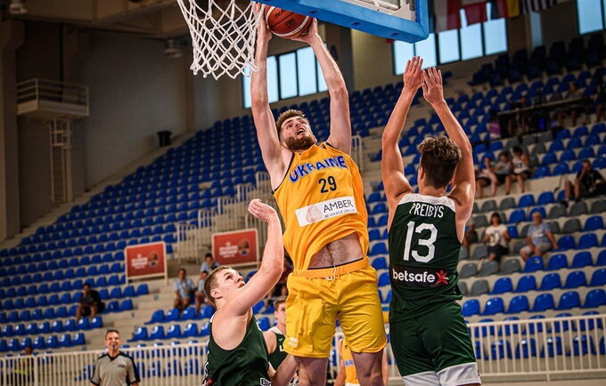 B.Bryniukas žais Lietuvoje (FIBA Europe nuotr.)