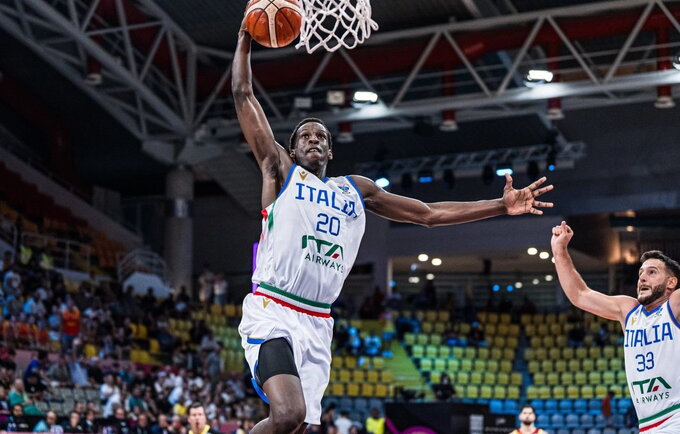 S.Niangas pretenduoja laimėti prizą (FIBA Europe nuotr.)