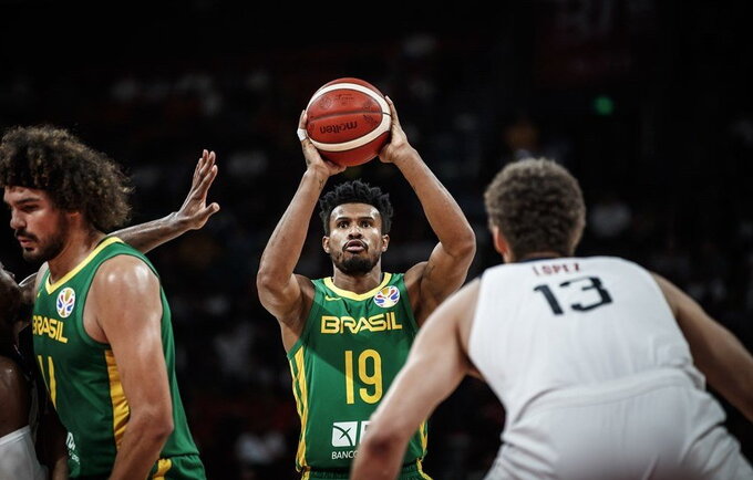 L.Barbosa kraustosi į Sakramentą (FIBA nuotr.)