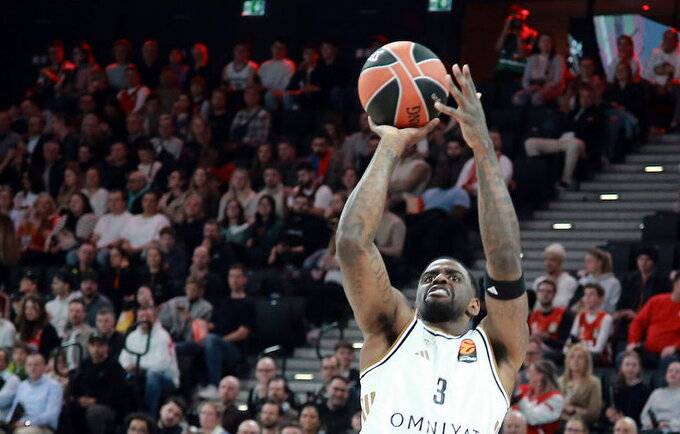 D.Baconas liks ekipoje (Scanpix nuotr.)
