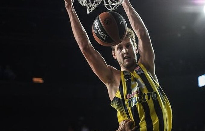 J.Vesely domina NBA komandą (Scanpix)