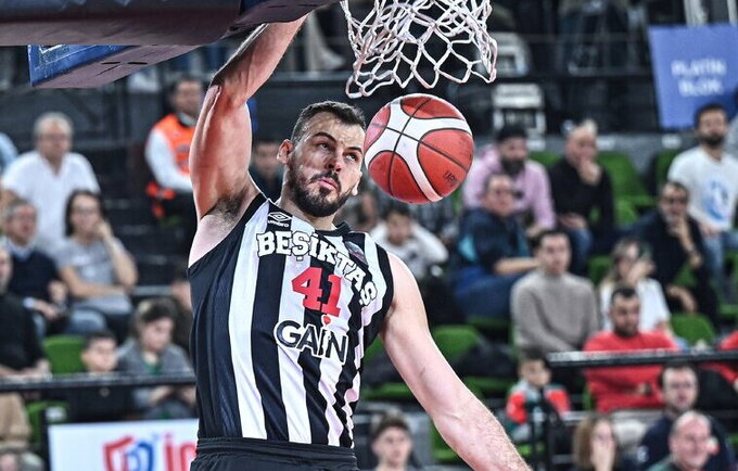 A.Žižičius vedė Stambulo klubą į pergalę